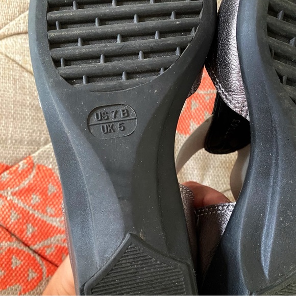 💎 TLC SILVER BLACK METTALIC CUT OUT SHOES! - Picture 13 of 15